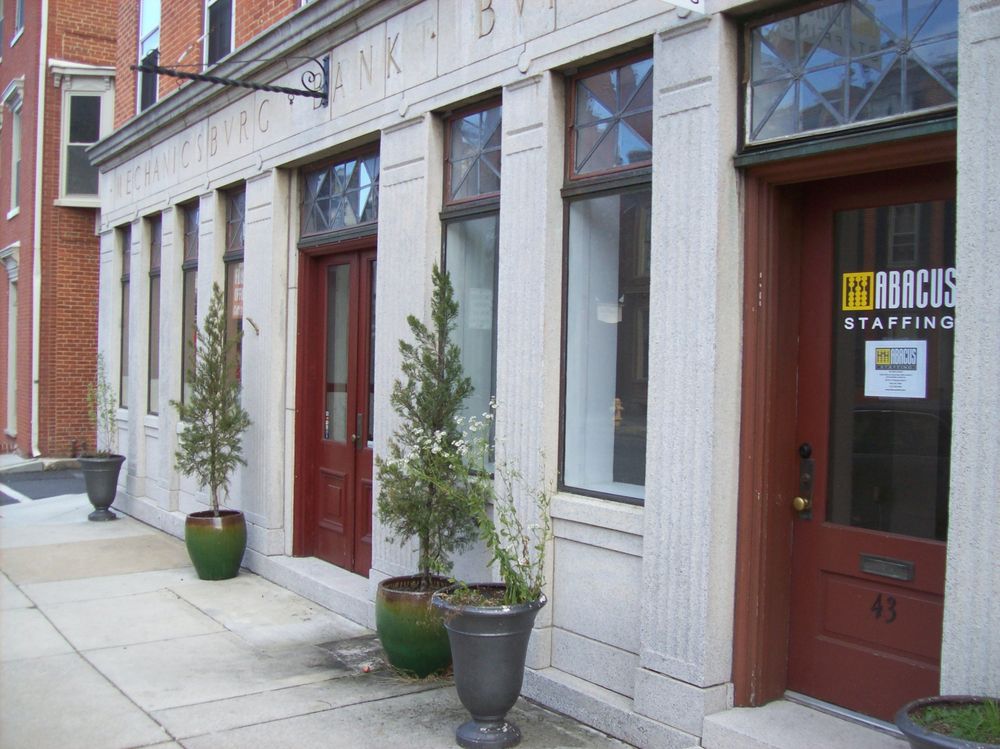 41 W Main St, Mechanicsburg, PA 17055